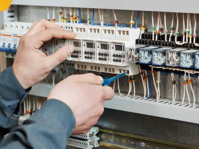 Eletricista Residencial e Comercial - Imagem adicional 4